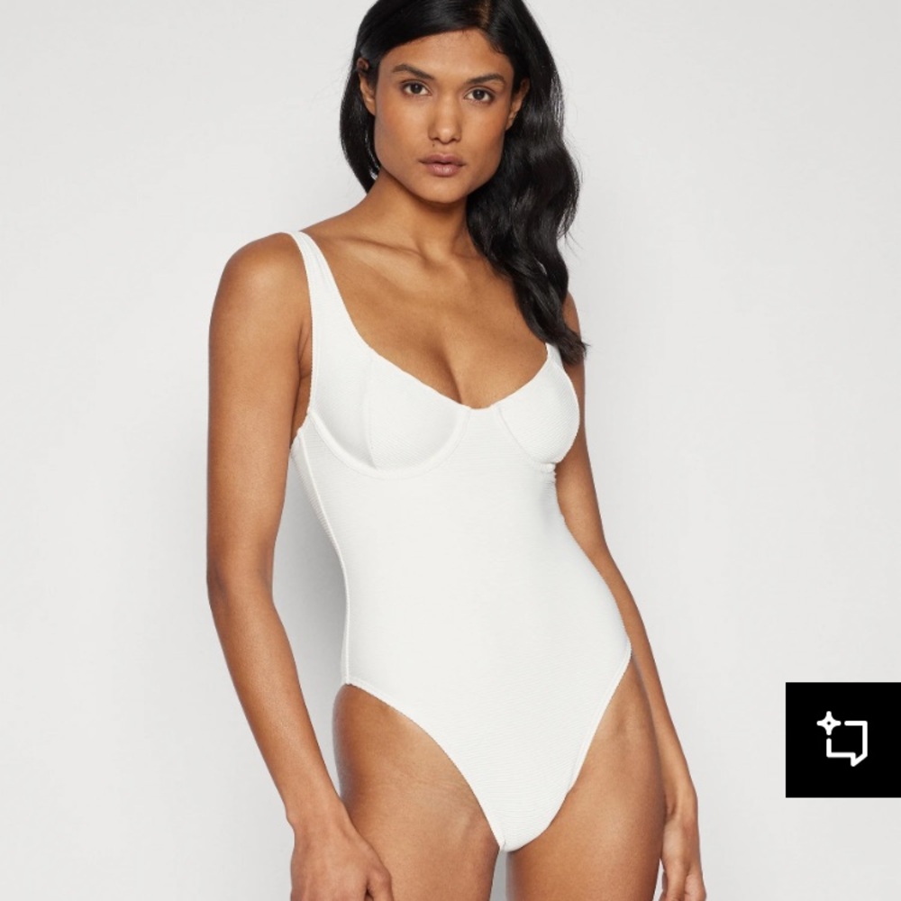 Billabong Tanlines Emma Underwire One-Piece Ribbed Swimsuit White Size